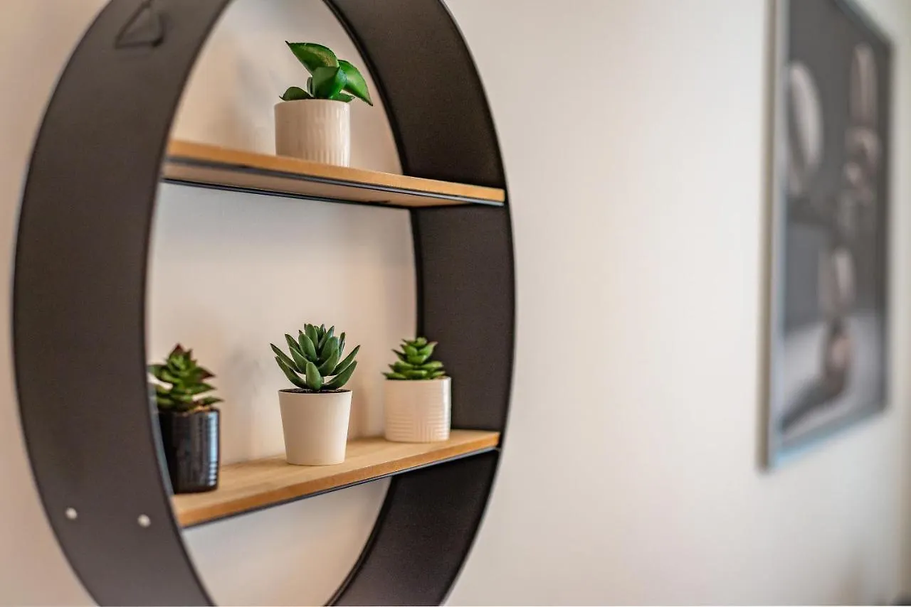 Grace Pine Apartment 2 Budapest