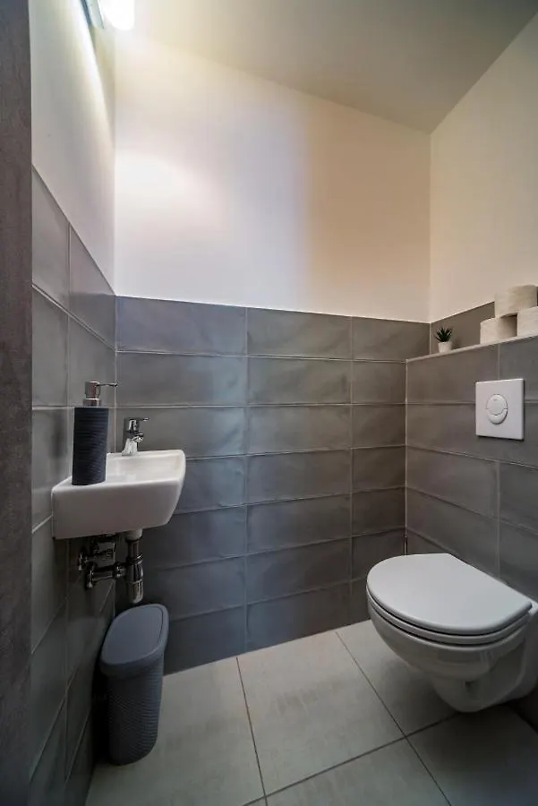 Grace Pine Apartment 2 Budapest